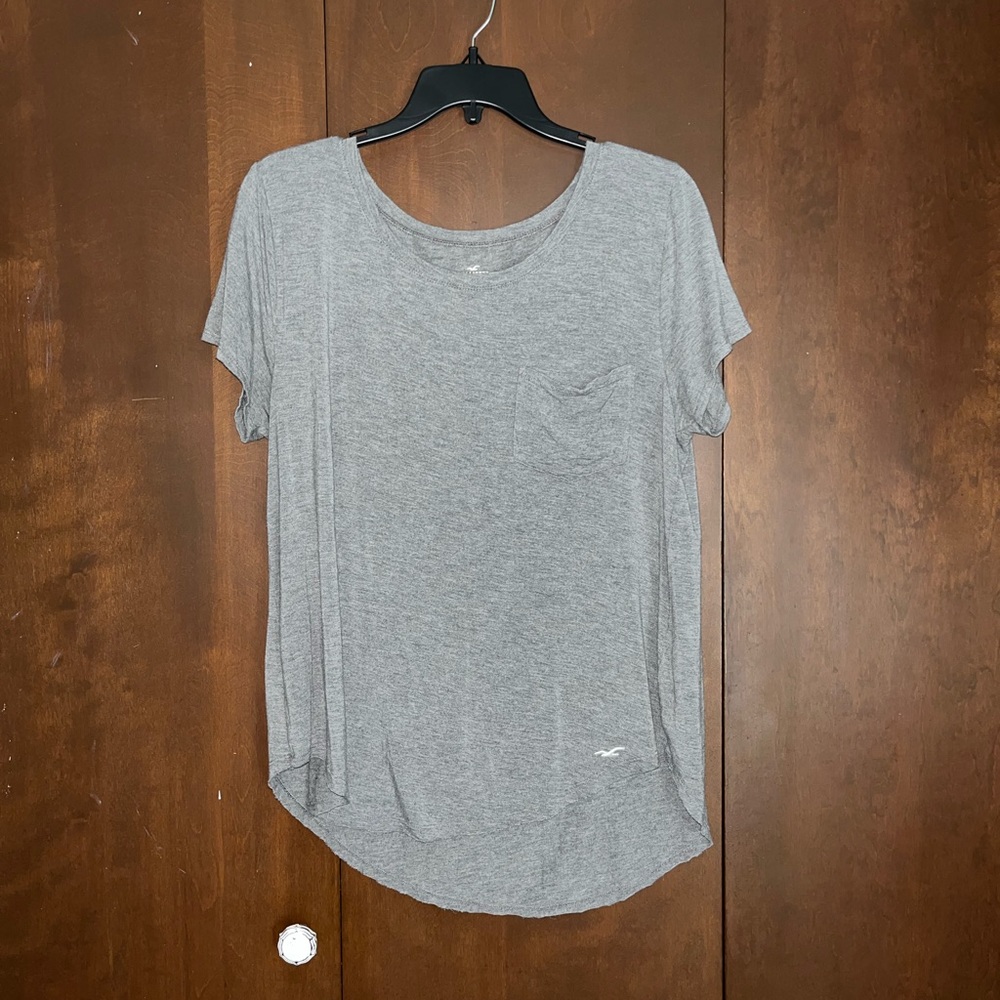 scoop neck t-shirt
